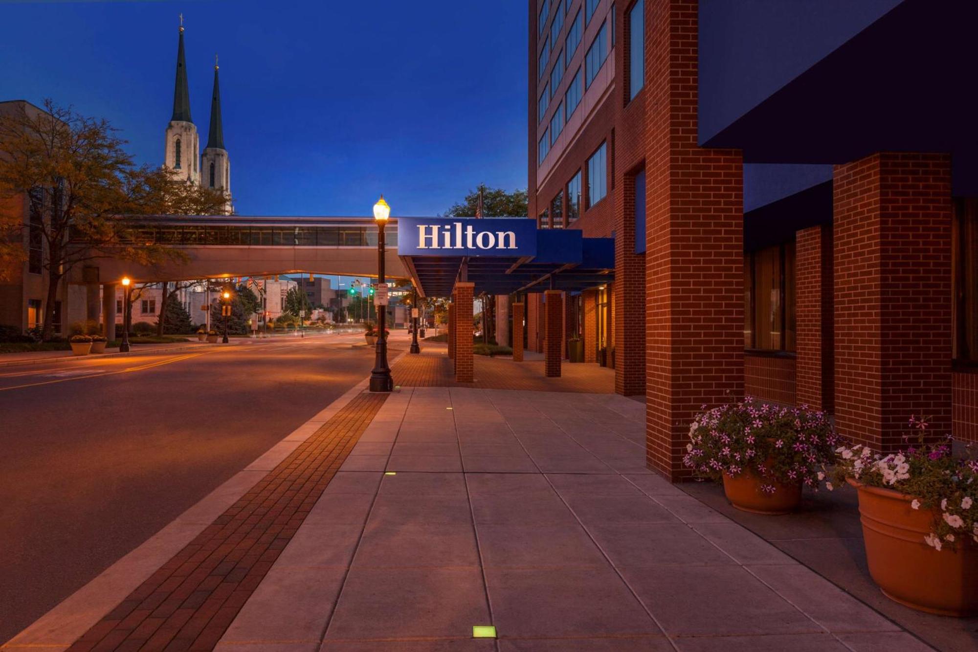 Hilton Fort Wayne At The Grand Wayne Convention Center (Adults Only) Exterior foto